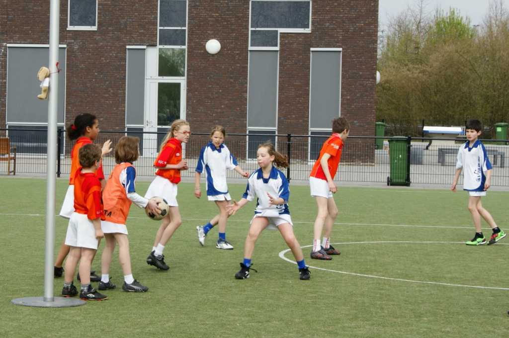 Korfbal E2 10 april 2010 -10.JPG